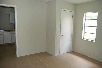 Building Photo 3