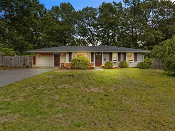 59 Sharon St, Brockton, MA 02302