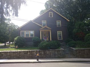 27 Robin St, West Roxbury, MA 02132