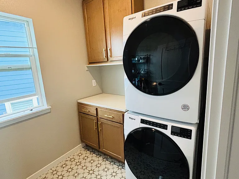 2462 Ajax Ct — Photo 20
