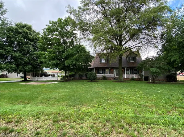 2711 State Route 39 NW, Dover, OH 44622