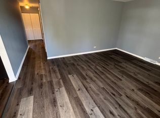 15131 6th Ave, Phoenix, IL 60426