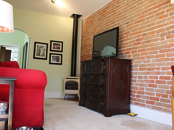 4th image of 1033 S Vine St