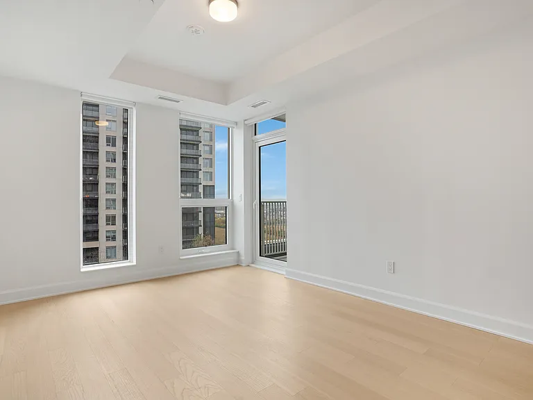 3240 William Coltson Ave — Photo 155