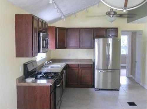 3rd image of 34 Holly Ave