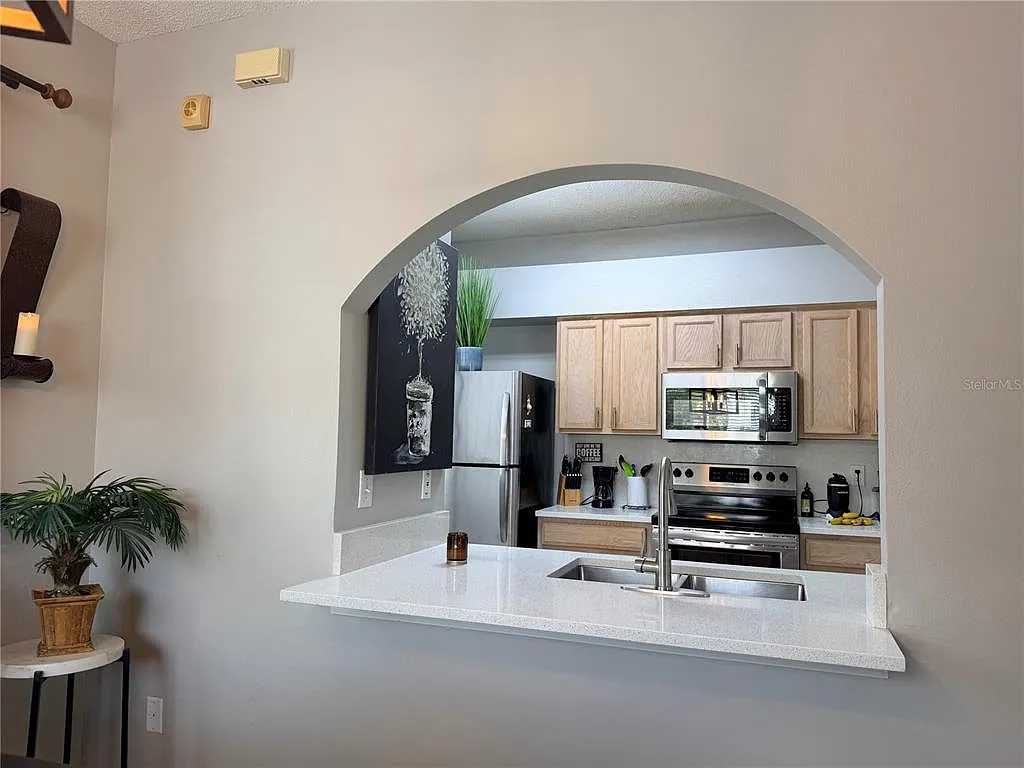 3 bed, 2.5 bath, 1364 sqft, $2,150 — Photo 4