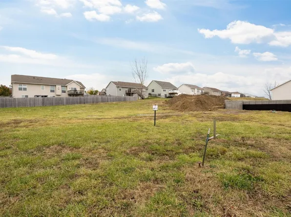 100 Shiloh Vista Ave, Urbana, IA 52345
