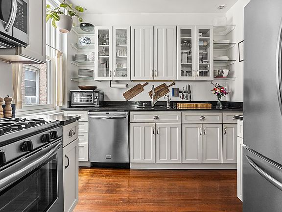 3rd image of 34-47 82nd St APT 21