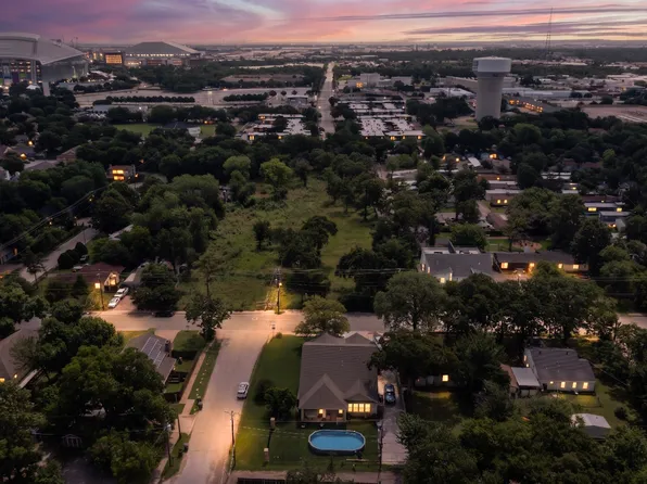 433 N East St, Arlington, TX 76011