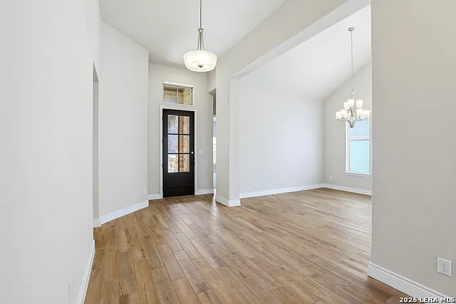 4 bed, 3.0 bath, 2828 sqft, $3,300 — Photo 4