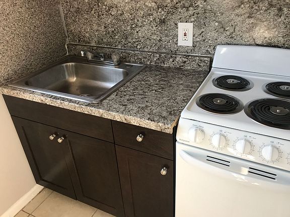 2nd image of 1210 NW 2nd Ave APT 6