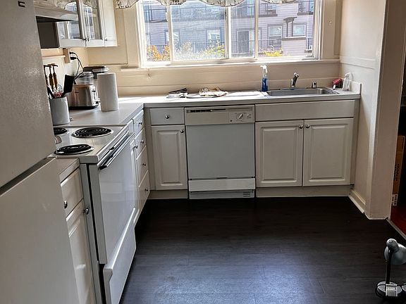 4th image of 1522 1st Ave W APT 402