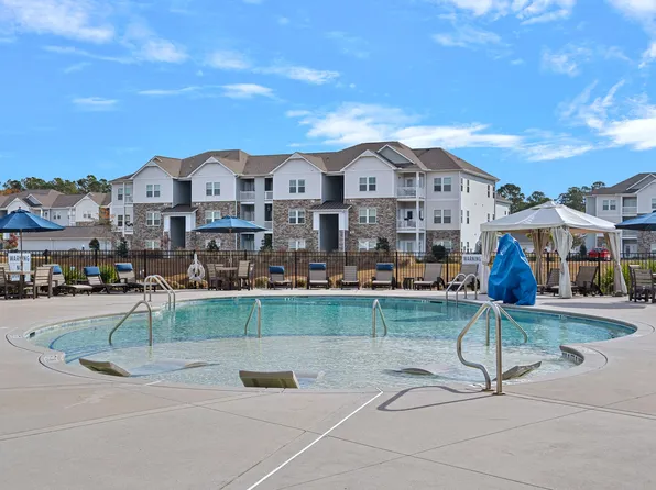 Hawthorne at the Bend