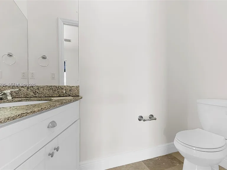 4023 SW 10th St — Photo 9