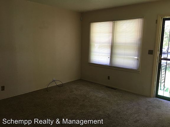 4th image of 5021 Broadmoor Blvd
