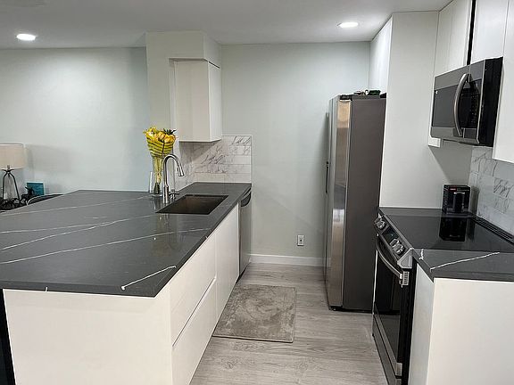 4th image of 850 Sorrento Dr