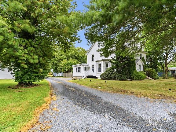 3rd image of 305 Turner Rd