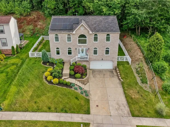 602 Fieldstone Dr, Coraopolis, PA 15108