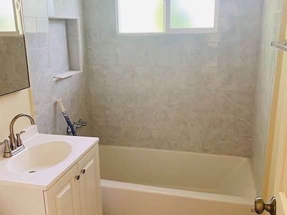 5th image of 3923 Gibraltar Ave APT 10