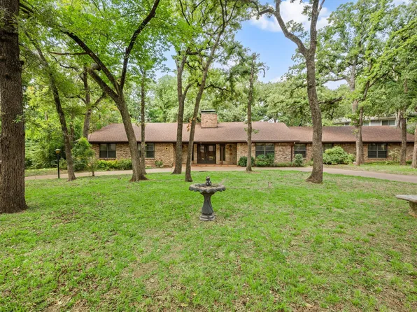 1502 Pebble Creek Dr, Euless, TX 76040