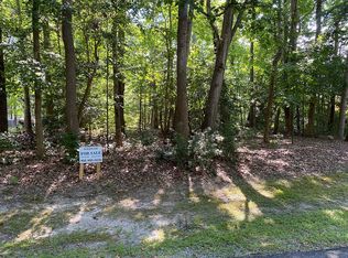 1015 Wilton Coves Dr, Hartfield, VA