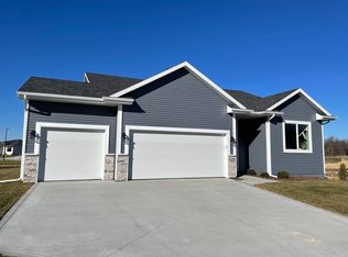 5209 Springbrook Dr, Ames, IA 50014