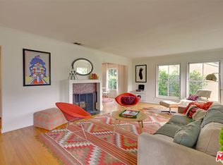 2463 E Woodlyn Rd, Pasadena, CA 91104