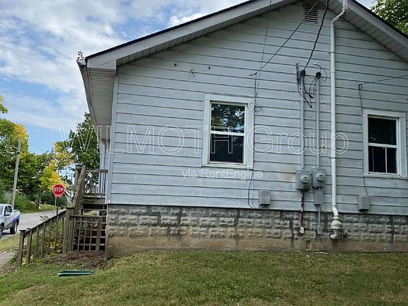 2nd image of 856 N Bradley Ave