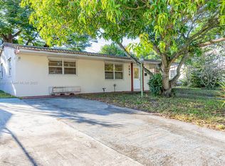 1010 N 69th Way, Hollywood, FL 33024