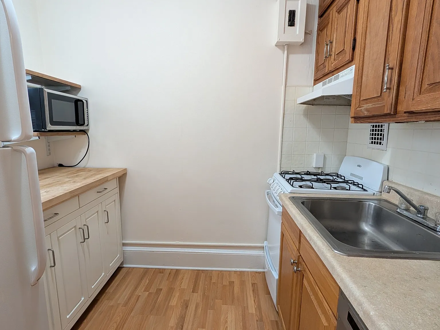 Studio, 450 sqft, $1,650 — Photo 3