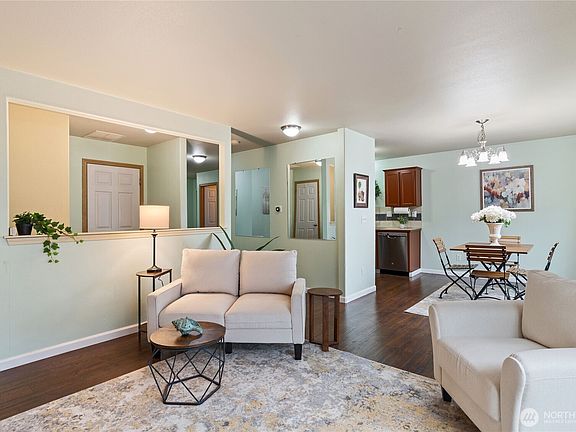5th image of 17707 1st Avenue Ct E
