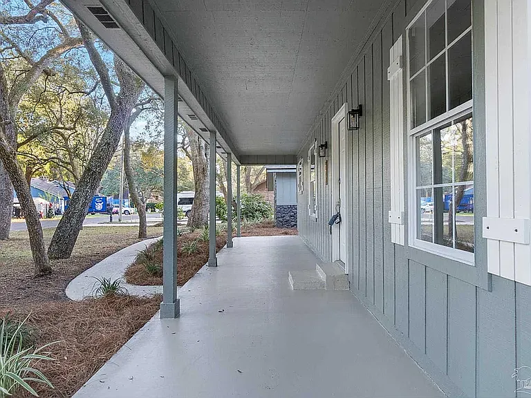 910 Whisperwood Ln S — Photo 42