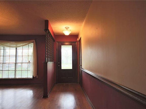 3rd image of 6720 Sun Meadow Ln