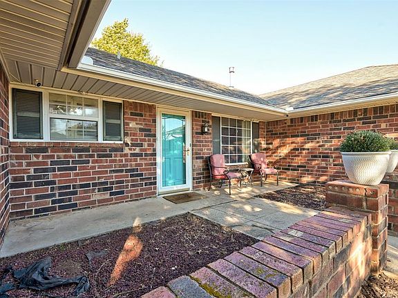 3rd image of 11701 Price Dr