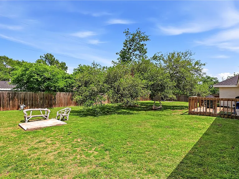 1405 Lawyer St — Photo 28