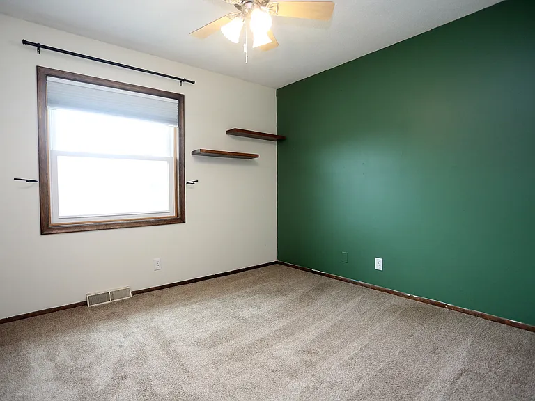 6734 S 73rd Ave — Photo 40