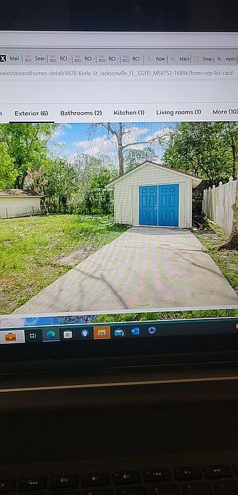 Storage area with washer/dryerhookup