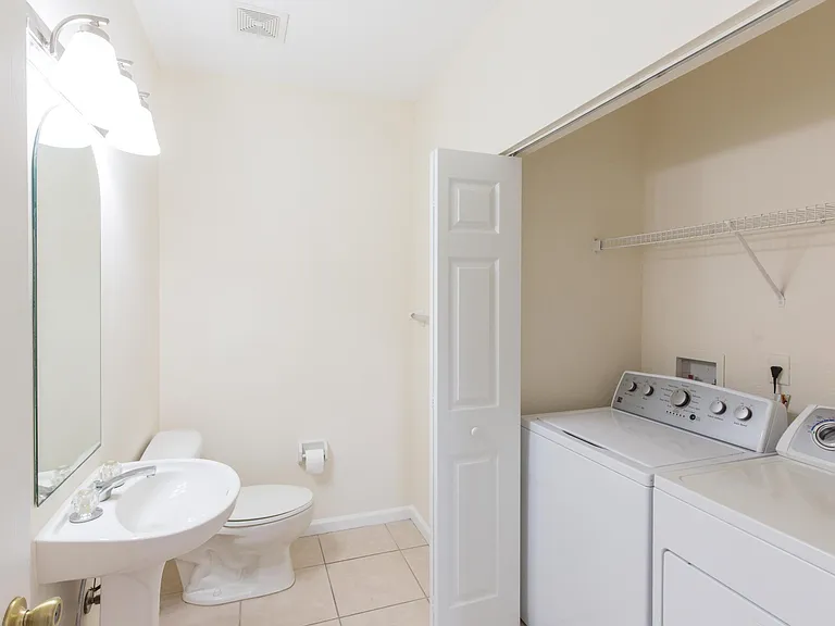 13513 Fountain View Blvd — Photo 9
