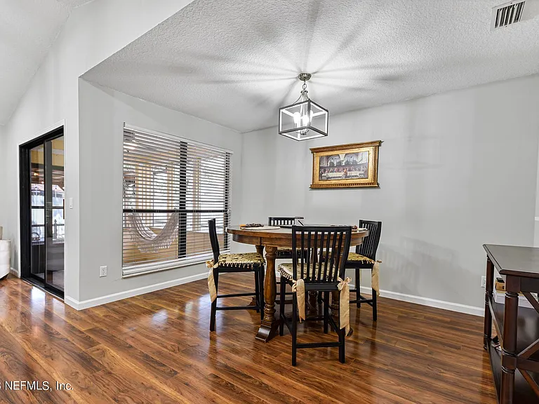 9126 Trevi Cir W — Photo 10