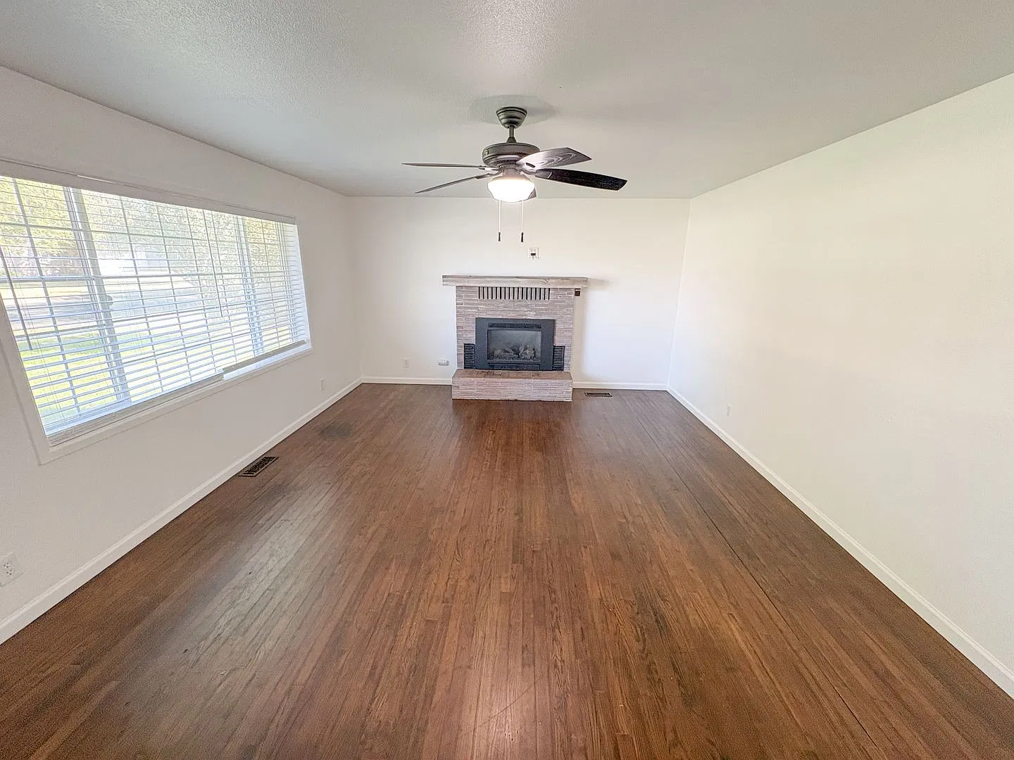 3 Bedroom, 2 bath house — Photo 4