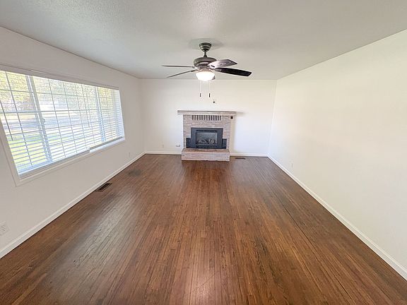 4th image of 4206 Onyx Ave