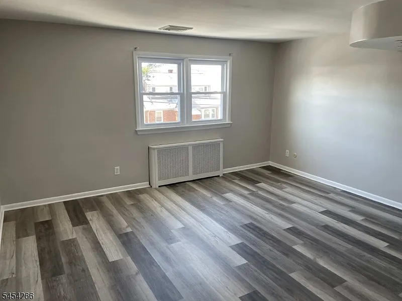 2 bed, 1.0 bath, $2,500 — Photo 3