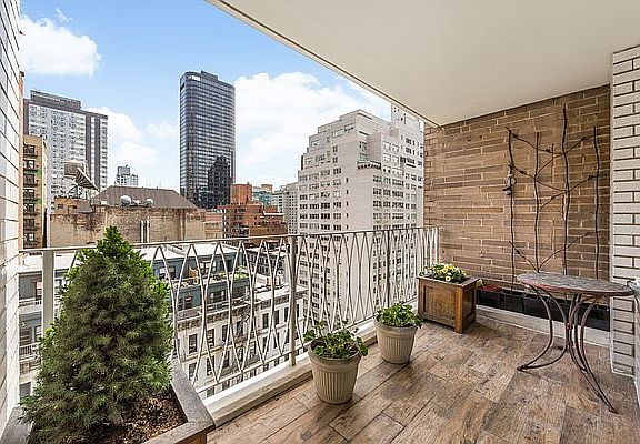 4th image of 1160 3rd Ave APT 12J