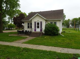801 Pleasant St, Boyden, IA 51234