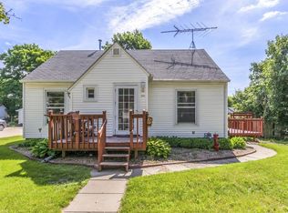 445 11th St, Marion, IA 52302