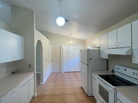 4th image of 4312 Iveyglen Ave