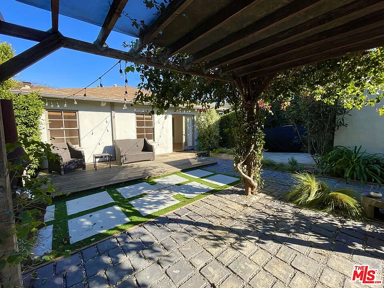 8011 Stewart Ave — Photo 29