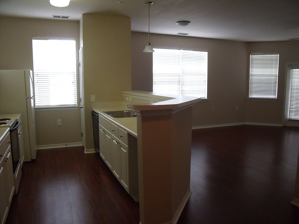 1st image of 1710 Villa Capri Cir APT 205