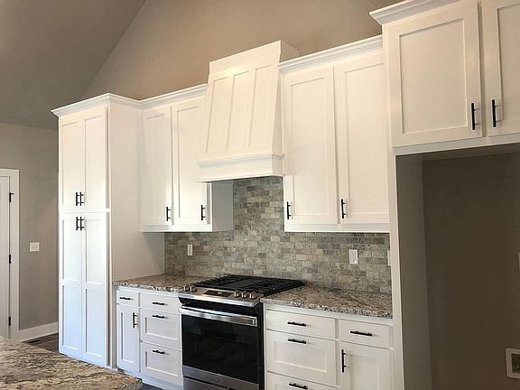 4th image of 43 Westmorland Dr