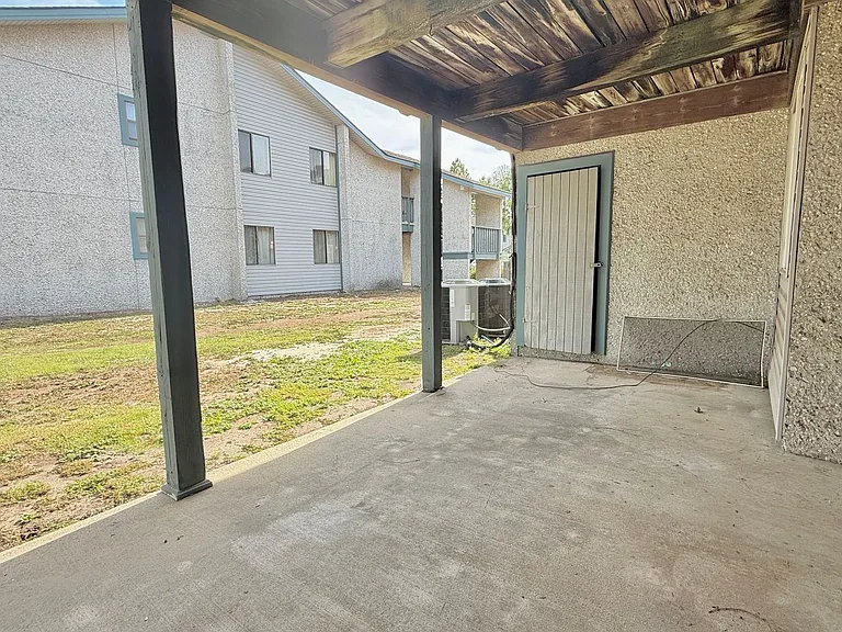 910 Brett Dr #117 — Photo 16
